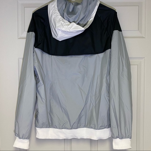 Nike white, black, grey zip up jacket - Picture 2 of 2